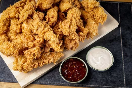 chicken tenders with dipping sauce